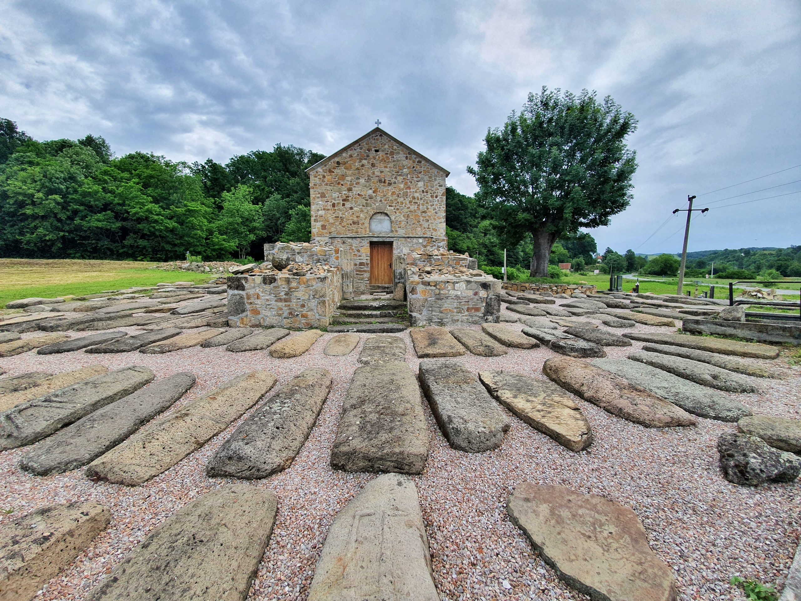 Crkva sv. Jovana Krstitelja sa nekropolom - Dići
